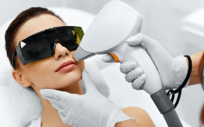 woman-receiving-lip-filler-treatment-at-medical-cl-2026-03-19-05-20-41-utc-768x512 (1)